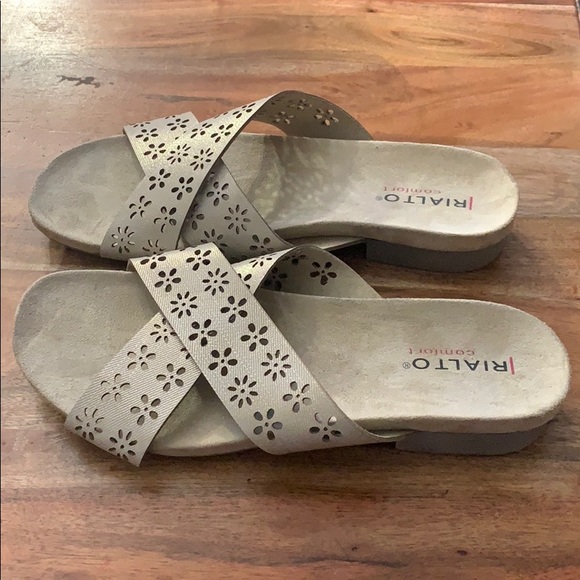 Rialto Sandals - Picture 2 of 5